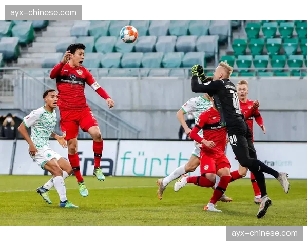 深度复盘：弗赖堡如何用高强度逼抢击溃了沃尔夫斯堡的进攻体系。